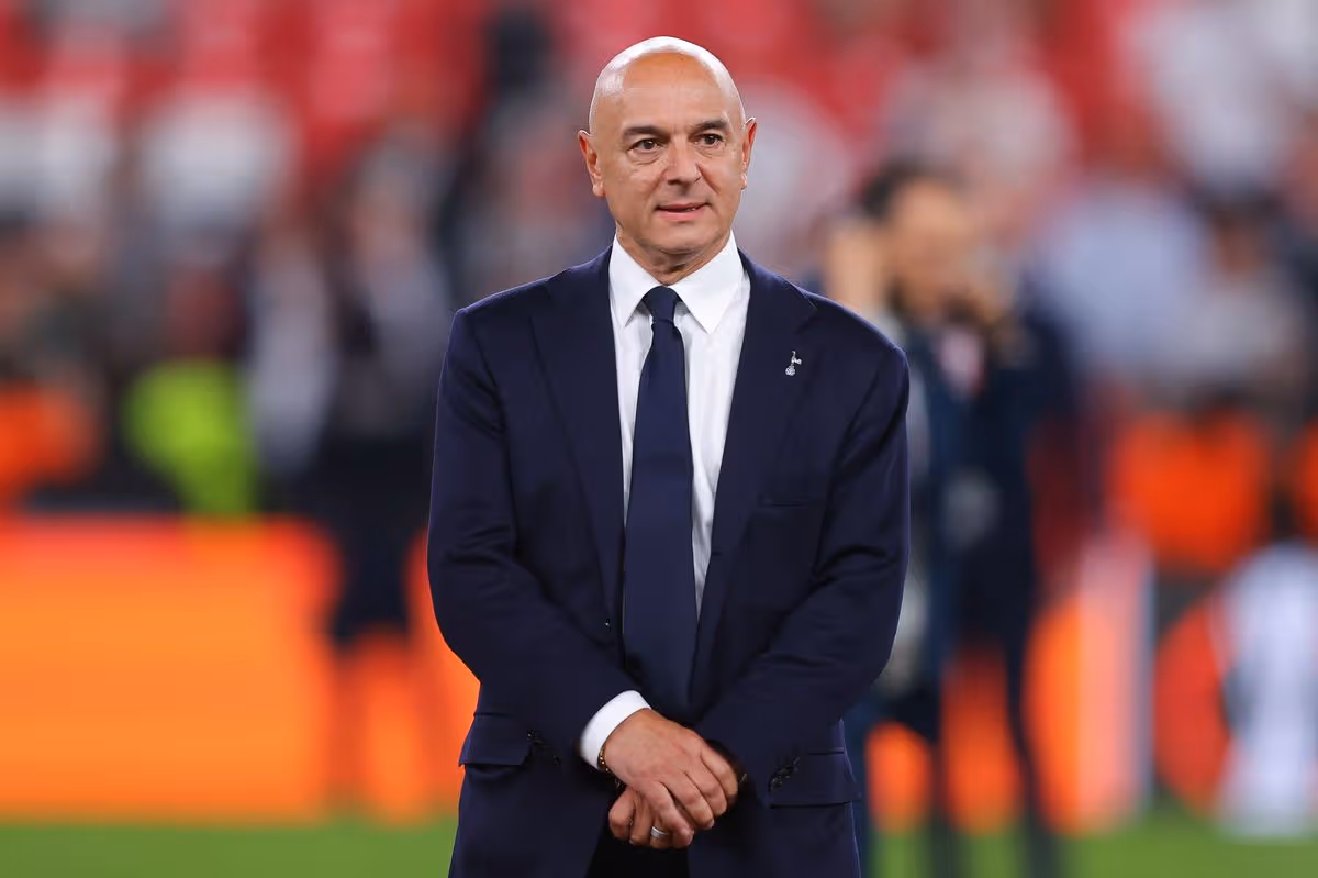 Daniel Levy, predseda Tottenhamu Hotspur, po finále Európskej ligy medzi Tottenhamom Hotspur a Manchestrom United v Bilbau