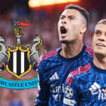 Newcastle sa počas „rozhovorov“ rozhodlo medzi podpísaním hviezd Arsenalu a Liverpoolu