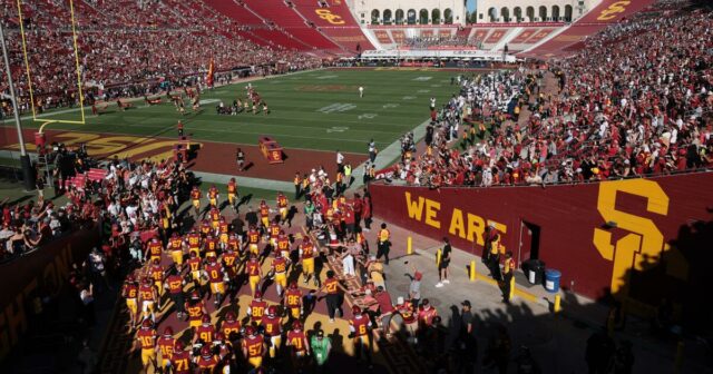 Nový hráč USC linebacker Talanoa Ili sa pripája k súdnemu procesu, ktorý sa snaží zvrátiť nový systém NIL
