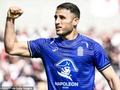 Nový pohľad chlapcov v Premier League na alžírskeho stredopoliara, ktorý bol tiež na radare Sunderlandu a Leedsu: PRENOS WINDOW WATCH Yacine Titraoui, ktorý je súčasťou alžírskeho tímu majstrovstiev sveta, je cieľom Hullu