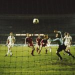 Páčil sa mi tím Leeds, najmä Peter Lorimer (na obrázku s vylúčeným gólom) a jeho strela z dela, a cítil som teraz už notoricky známu nespravodlivosť rozhodnutí, ktoré boli proti nim.