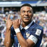 Kylian Mbappe zaznamenal svoj prvý gól na majstrovstvách sveta v utorok večer proti Senegalu - a svoju oslavu venoval Jamesovi Cordenovi