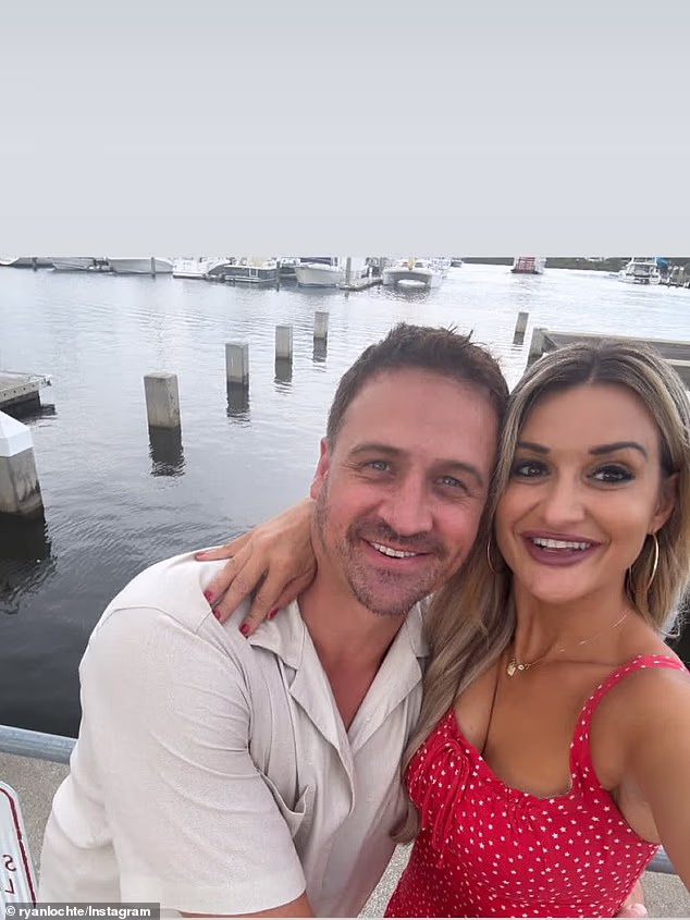 Bývalý olympionik Ryan Lochte je zasnúbený so svojou priateľkou, učiteľkou v materskej škole Molly Gillihan