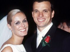 Olympionik Scott Miller sa priznáva: Oženil som sa s Charlotte Dawsonovou, aby som utiekol pred „ovládaním“ Alana Jonesa – toto bola žiarlivá reakcia rozhlasovej hviezdy Olympijský plavec, z ktorého sa stal drogový díler Scott Miller, prezradil, že sa oženil s modelkou a televíznou osobnosťou Charlotte Dawson, aby unikol „kontrolnému“ vplyvu vysielateľa Alana Jonesa. Miller a Dawson sú na snímke v deň svadby v apríli 1999