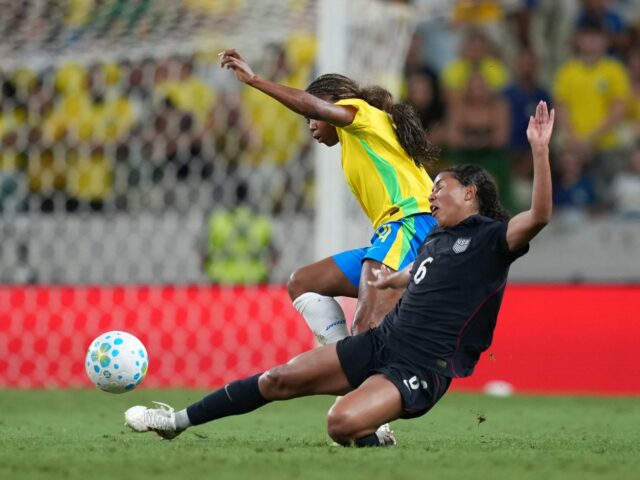 Osem červených kariet ukázaných Brazílii v ohnivých priateľských zápasoch proti americkým ženám | Futbalové správy
