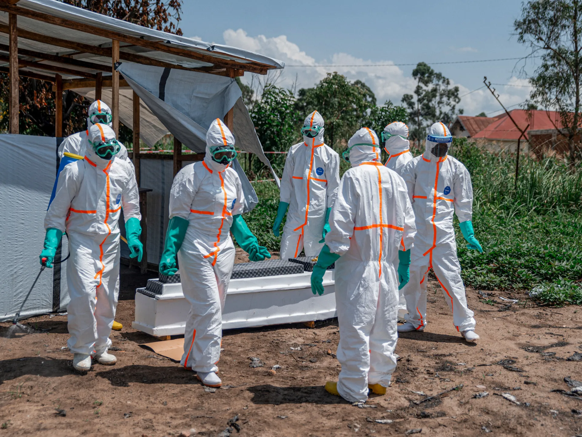 Otázky a odpovede: Prečo je humanitárna pomoc kľúčová na zastavenie epidémie eboly | Správy