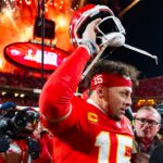 Patrick Mahomes súhlasí s kontraktom na 504,75 milióna dolárov, čo je prvý polmiliardový kontrakt NFL