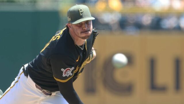 17. mája 2026; Pittsburgh, Pennsylvania, USA; Prvý nadhadzovač Pittsburgh Pirates Paul Skenes (30) počas prvej zmeny v PNC Parku nastúpil proti Philadelphii Phillies. Povinný kredit: Charles LeClaire-Imagn Images
