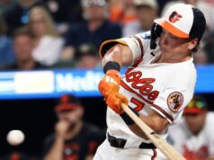 Po zastavení šmyku sa Orioles usiluje o rozdelenie série vs. Mariners 10. júna 2026; Baltimore, Maryland, USA; Druhý hráč tímu Baltimore Orioles Jackson Holliday (7) zasiahol grandslamový zápas počas siedmej zmeny proti Seattle Mariners v Oriole Park v Camden Yards. Povinný kredit: Daniel Kucin Jr.-Imagn Images
