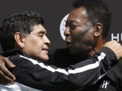 Pocta Pelému a Diegovi Maradonovi je naplánovaná na otvárací ceremoniál majstrovstiev sveta v Mexiku Pocta Pelému a Diegovi Maradonovi je naplánovaná na otvárací ceremoniál majstrovstiev sveta v Mexiku