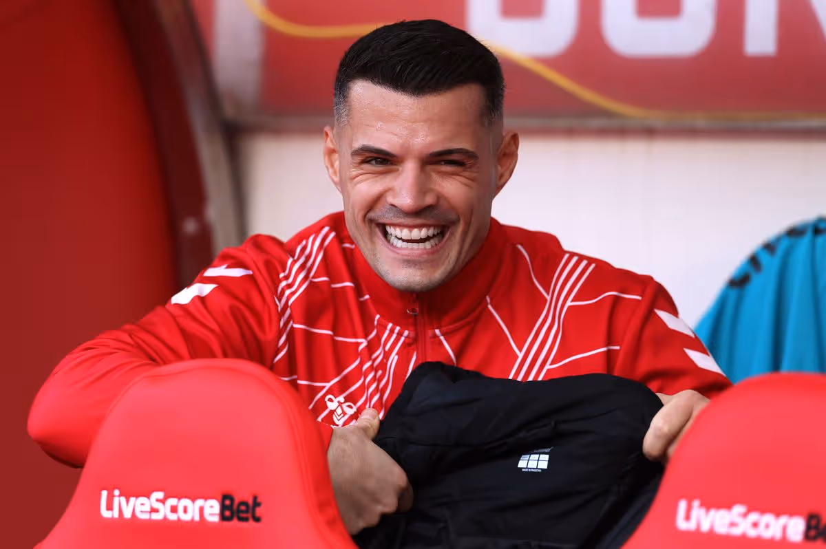 Bývalý stredopoliar Arsenalu Granit Xhaka by sa ešte toto leto mohol presťahovať do Chelsea