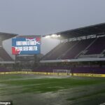 Finálový prípravný zápas na majstrovstvách sveta v Anglicku bol odložený pre prívalové dažde na Floride