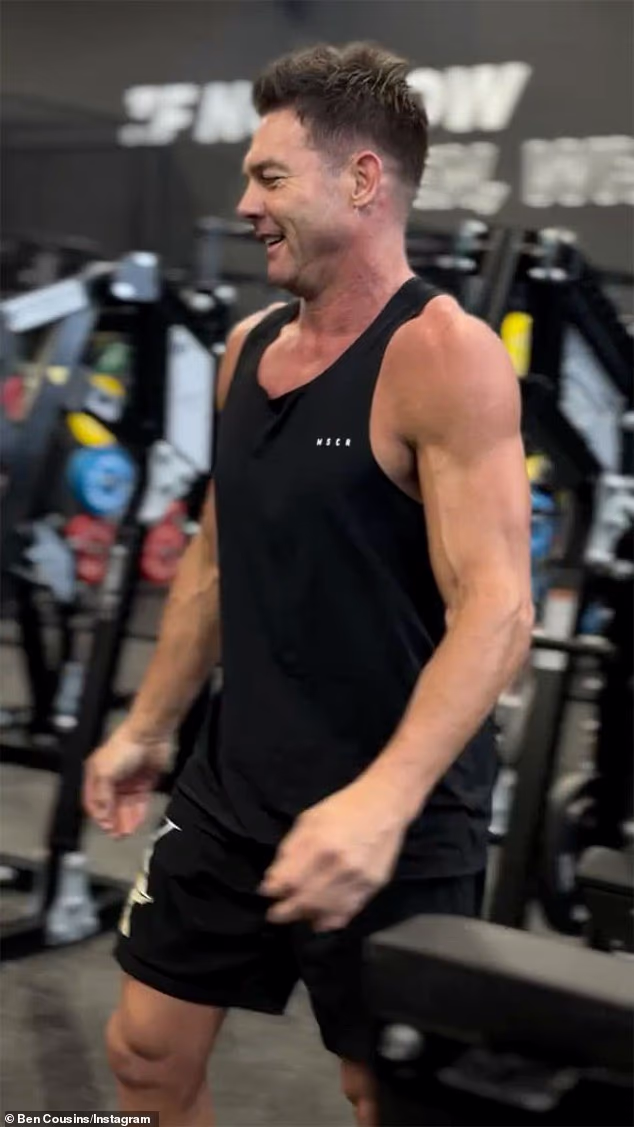 Ben Cousins ​​​​je zobrazený počas vyčerpávajúceho tréningového videa, ktoré nahral na Instagram