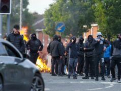 Prečo Belfast po útoku nožom prepukol v násilie proti imigrantom? | Správy o migrácii Prečo Belfast po útoku nožom prepukol v násilie proti imigrantom? | Správy o migrácii
