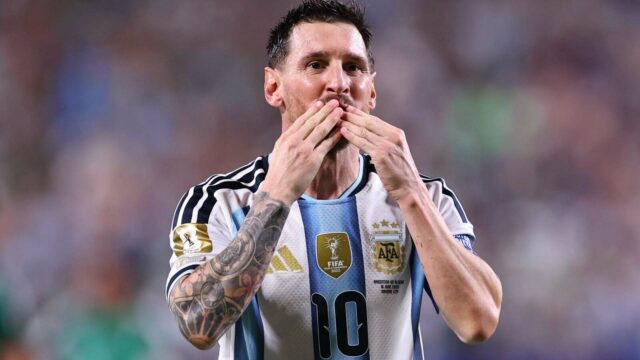 Prečo Lionel Messi plakal po góle proti Alžírsku? Rodina odhaľuje a žiada o „rešpekt“
