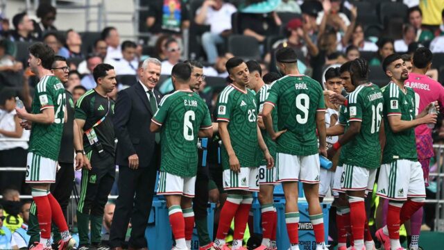 Prečo je na zápase Majstrovstiev sveta vo futbale medzi Mexikom a Juhoafrickou republikou reklamná prestávka po 25 minútach?
