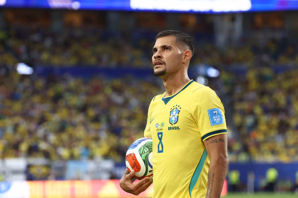 Bruno Guimaraes je v tomto letnom prestupovom období predmetom záujmu Arsenalu