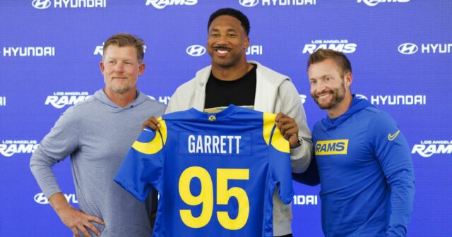 Prečo sa Rams rozhodol, že Myles Garrett stojí za Jareda Versea a 3 výbery
