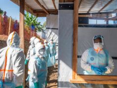 Pred majstrovstvami sveta vo futbale boli zrušené pre obavy, že by sa mohla šíriť choroba spôsobená krvácaním z očí Ebola Hráči Demokratickej republiky Kongo sa zúčastňujú tréningu