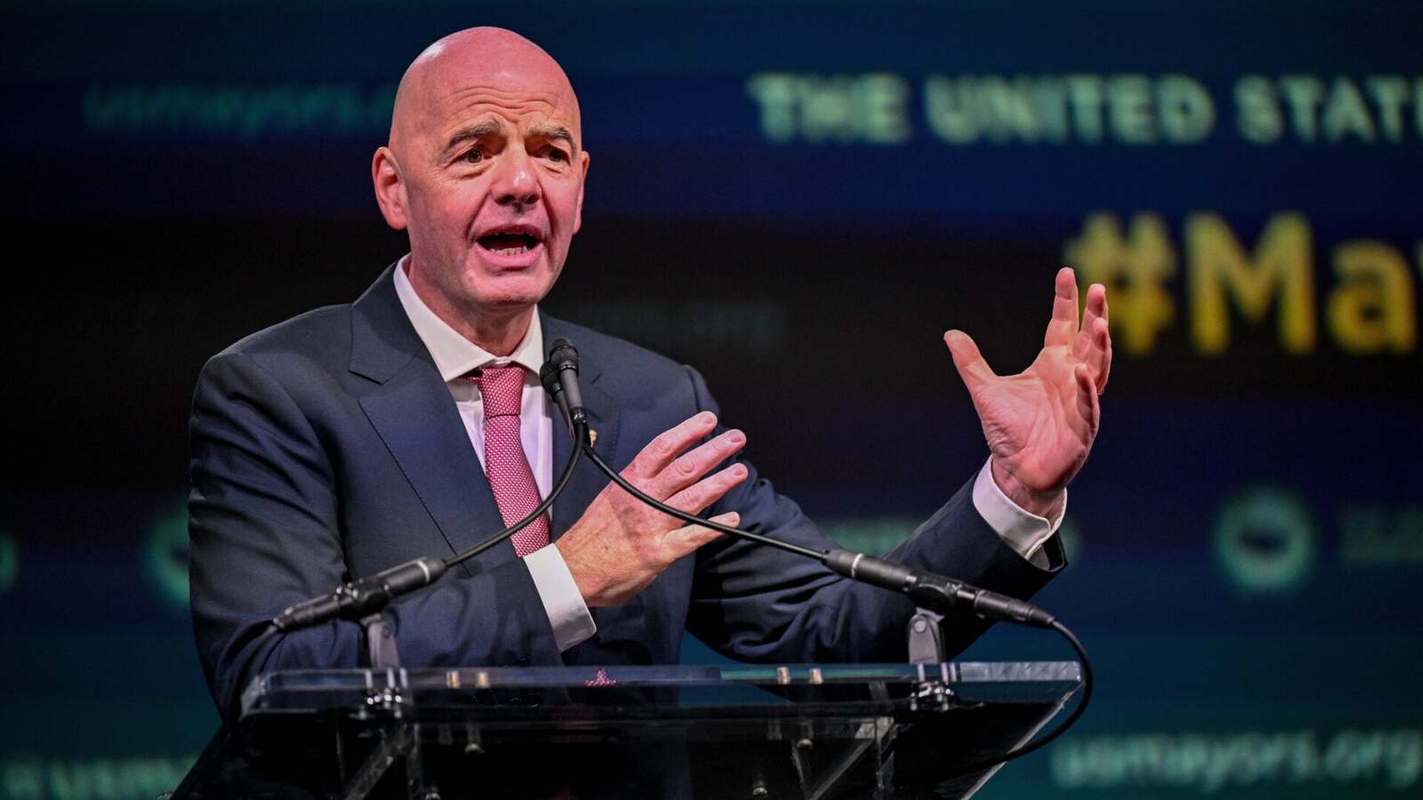 Prezident FIFA Gianni Infantino popiera, že hydratačné prestávky na majstrovstvách sveta sú o peniazoch