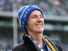 Prvé veľké mrazenie bez Nealea Danihera vidí, že generálny guvernér vyznamenáva AFL skvelými hviezdami ako Kylie Minogue, Mick Malthouse a Amy Winehouse, aby pokračovali v boji proti MND Prvé veľké mrazenie bez Nealea Danihera vidí, že generálny guvernér vyznamenáva AFL skvelými hviezdami ako Kylie Minogue, Mick Malthouse a Amy Winehouse, aby pokračovali v boji proti MND
