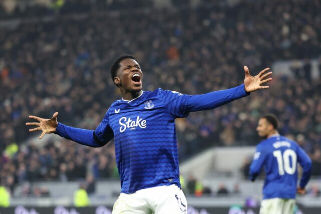 RB Leipzig sa blíži k Evertonu cez Thierna Barryho
