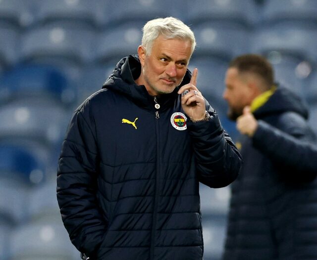 Real Madrid potvrdil nového trénera po odchode Alvara Arbeloa José Mourinho počas svojho posledného zápasu ako manažér Fenerbahce