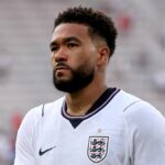 Reece James #24 z Anglicka tlieska fanúšikom