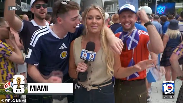 Invázia škótskej pechoty takmer premohla Kacy Hintz z WPLG Miami v priamom prenose