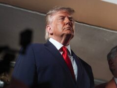 Reprezentant Jerry Nadler očividne obviňuje Trumpa z prehry Knicks v 3. zápase finále NBA Reprezentant Jerry Nadler očividne obviňuje Trumpa z prehry Knicks v 3. zápase finále NBA