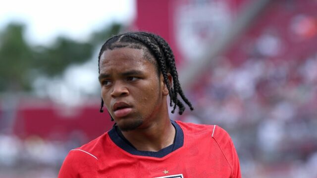 TAMPA, FLORIDA - 6. JÚNA: Anglicko Rio Ngumoha #31 sa pozerá počas medzinárodného priateľského zápasu medzi Anglickom a Novým Zélandom na štadióne Raymonda Jamesa 6. júna 2026 v Tampe na Floride. (Foto Eddie Keogh – The FA/The FA cez Getty Images)
