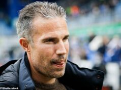 Robin van Persie je odvolaný z postu hlavného trénera Feyenoordu už po 18 mesiacoch pri kormidle – keďže holandskí giganti poukazujú na svoj „klesajúci trend“ pod vedením bývalého útočníka Arsenalu a Man United. Robin van Persie mal za sebou 18-mesačné pôsobenie vo Feyenoorde, svojom chlapčenskom klube.