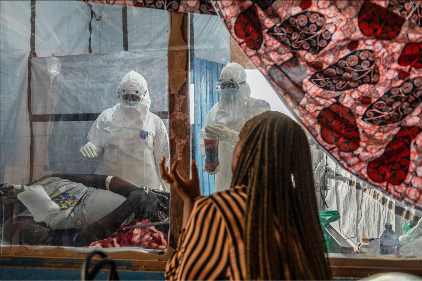 Rodiny zaútočili na centrum liečby eboly v KDR, odobrali pacientov | Ebola