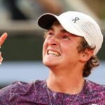 Roland Garros označili za „katastrofu“ po tom, čo sa stalo medzi Casperom Ruudom a Joaom Fonsecom
