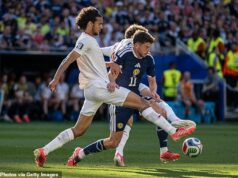 Ryan Christie tvrdí, že charakter Škótska nemožno spochybňovať po pozitívnej reakcii na ranný úder Bostonu Ryan Christie sa snaží nájsť nejaké miesto, ale je obklopený dvoma marockými hráčmi