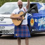 Poštár z Prestwicku Nick Morgan sa vzdal doručovania listov pre kariéru speváka