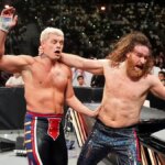 Sami Zayn zápasí s Codym Rhodesom v Kingdom Arena Riyadh Saudská Arábia