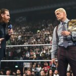 Sami Zayn a nesporný šampión WWE Cody Rhodes počas SmackDown v Unipol Arene v Bologni