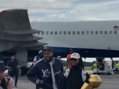 Šampióna NBA Knicks vítajú hrdinovia v New Yorku, keď sa po celonočnom večierku vystríhajú z okien auta z okien auta Jalen Brunson a Karl-Anthony Towns boli prvými hráčmi Knicks v New Yorku
