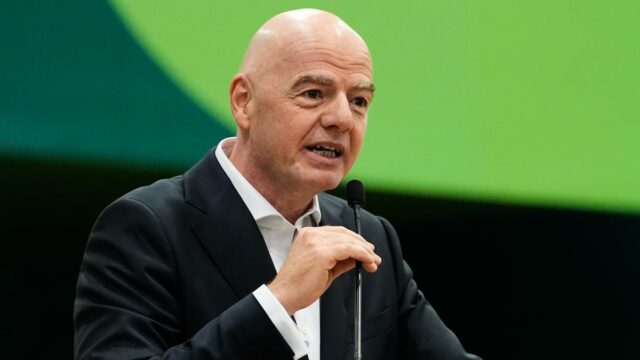 Šéf FIFA žartom varuje LA pred „šťastnými barbarmi“ majstrovstiev sveta Šéf FIFA žartom varuje LA pred „šťastnými barbarmi“ majstrovstiev sveta