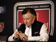 Šéf NASCAR Kylea Buscha urobil srdcervúce vyhlásenie pri prvom verejnom vystúpení od jeho šokovej smrti vo veku 41 rokov Majiteľ tímu NASCAR Richard Childress prelomil mlčanie nad smrťou Kylea Buscha