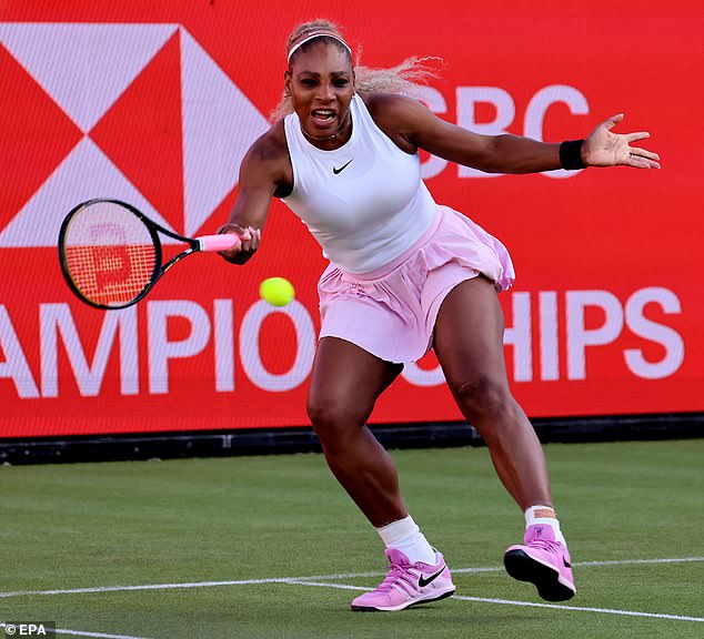 Serena Williamsová dominuje vo svojom prvom tenisovom zápase od roku Serena Williamsová sa vrátila k tenisu a dominovala v Queen's Clube