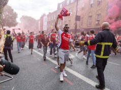 Šesť pobodaných v Londýne počas víťaznej prehliadky Arsenalu Premier League Šesť pobodaných v Londýne počas víťaznej prehliadky Arsenalu Premier League