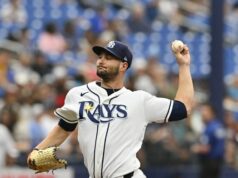 Shane McClanahan z Rays dáva hviezdnu sériu vs. Marlins 31. mája 2026; Petrohrad, Florida, USA; Nadhadzovač Tampy Bay Rays Shane McClanahan (18) hádže nadhoz počas druhej zmeny proti Los Angeles Angels na Tropicana Field. Povinný kredit: Pablo Robles-Imagn Images
