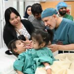 Siamské dvojčatá sa rozišli po operácii v Saudskej Arábii | Správy o zdraví