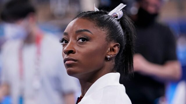 Simone Biles odhaľuje zážitok na prahu smrti v tajomnom príspevku na Instagrame
