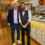 Sir Alex Ferguson bol na snímke, ako sa stretol so šťastným fanúšikom v reštaurácii Wilmslow