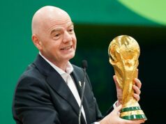 Škandál okolo lístkov na Majstrovstvá sveta vo futbale „zdražovanie“ eskaluje, keď americká kongresmanka vyzvala prezidenta Gianniho Infantina, aby „vysvetlil sám seba“ Prezidenta Gianniho Infantina vyzvala americká kongresmanka, aby sa „vysvetlil“ ohľadom cien lístkov na tohtoročné letné majstrovstvá sveta v Spojených štátoch s kritikou súvisiacich nákladov.