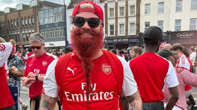 "Sľúbil som, že si nikdy neoholím bradu, kým Arsenal nevyhrá Rafal Goral