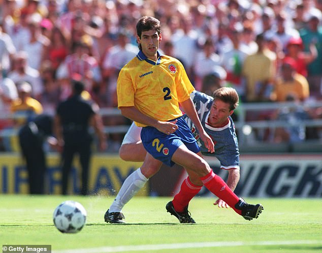 Smrteľný vlastný gól, ktorý pokazil posledné majstrovstvá sveta v USA: Andres Escobar bol chladnokrvne zavraždený krátko po svojom vlastnom góle pri katastrofe kolumbijského Svetového pohára v roku 1994 – a mnoho ľudí verí, že tieto dve udalosti spolu súvisia.